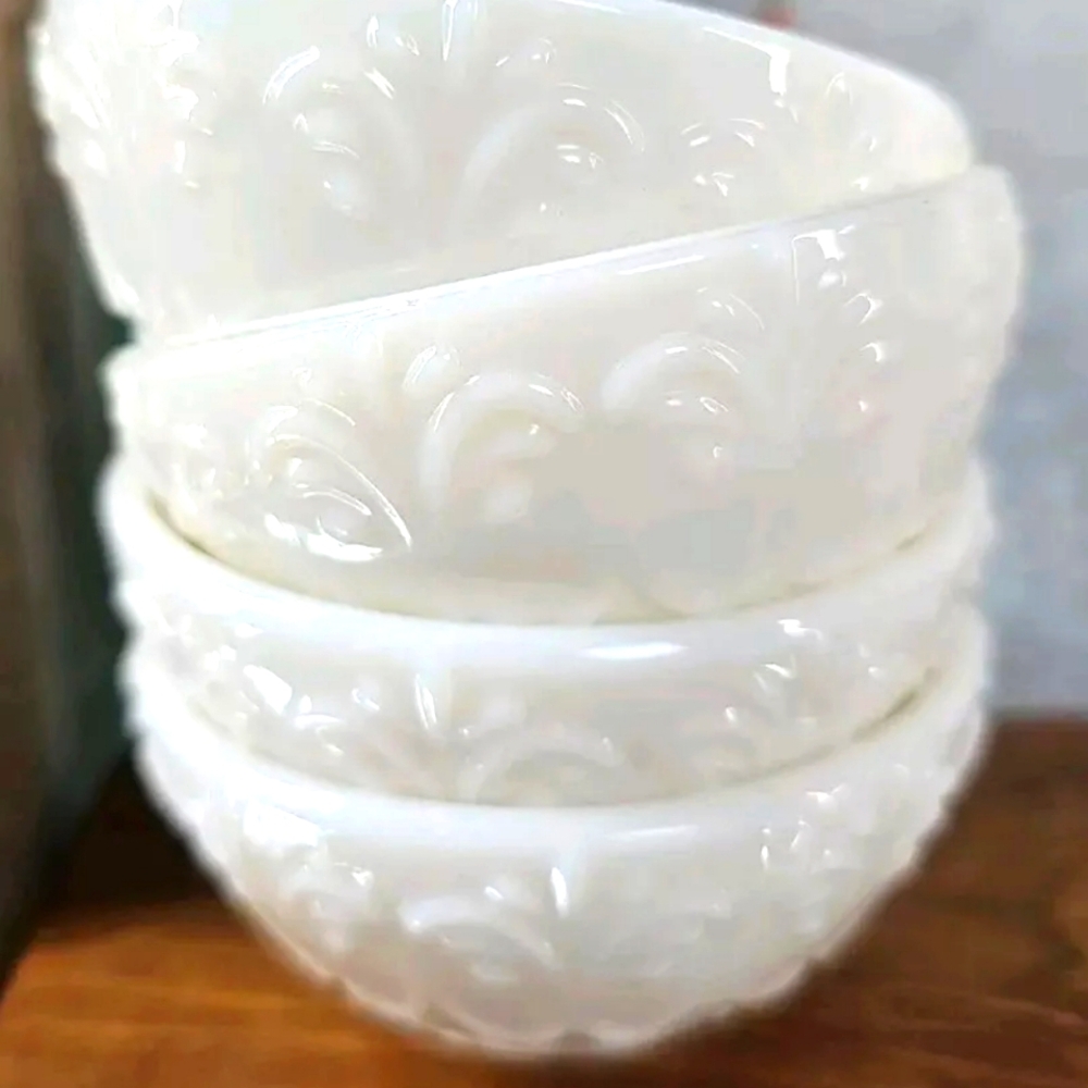 4 The Pioneer Woman White double pressed prep dishes 3.5 inch